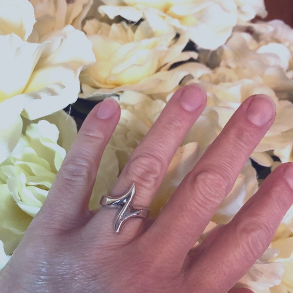 Chunky 925 Sterling Silver Ring - Picture 1 of 4